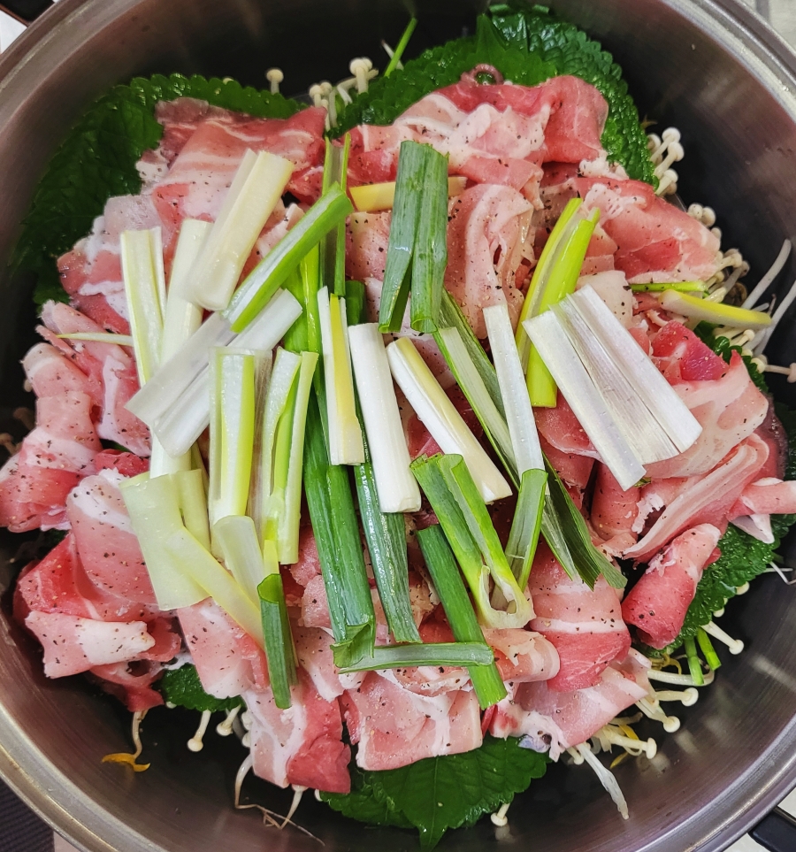 대패삼겹살 요리 대패삼겹살 숙주찜 과정 사진