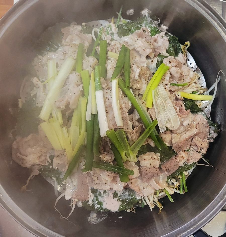 대패삼겹살 요리 대패삼겹살 숙주찜 과정 사진