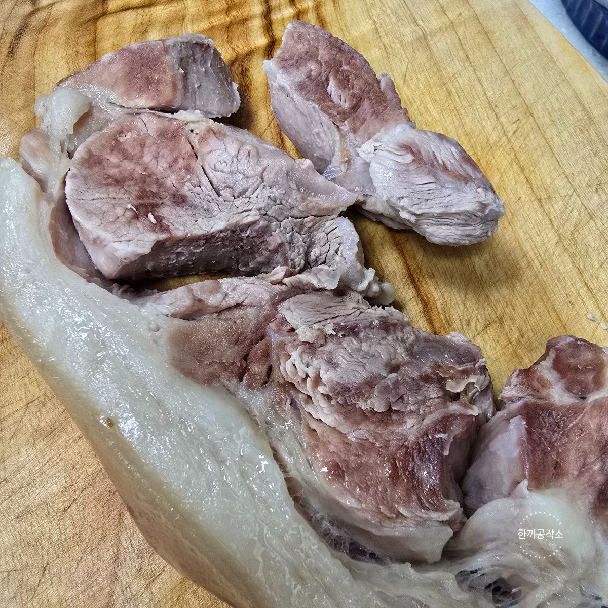맑은 돼지곰탕 약불 끓이기