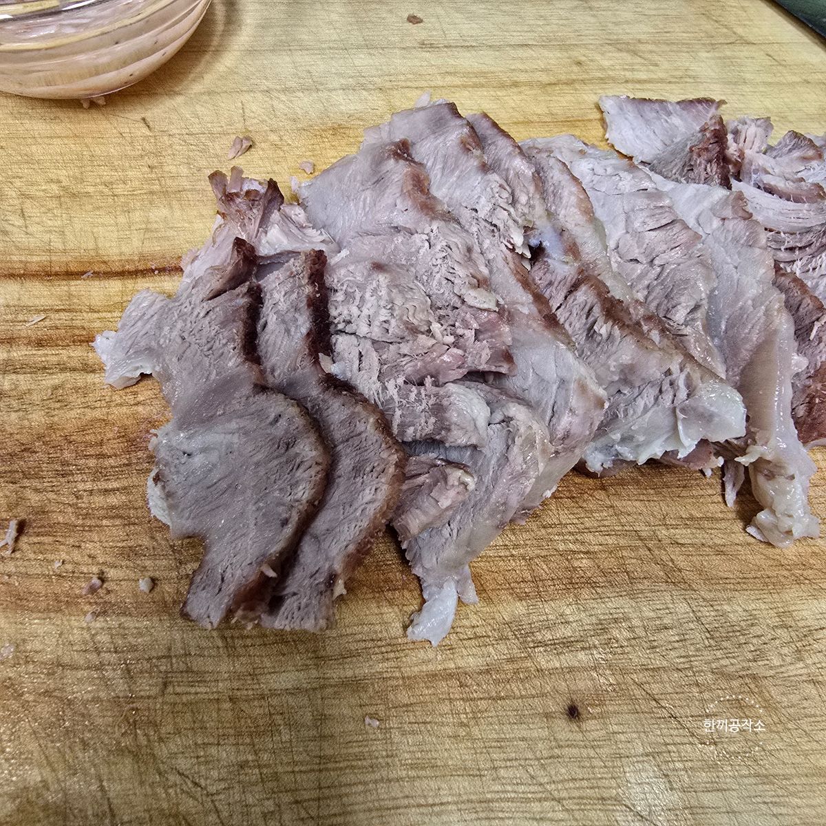 돼지곰탕 육수 끓는 모습