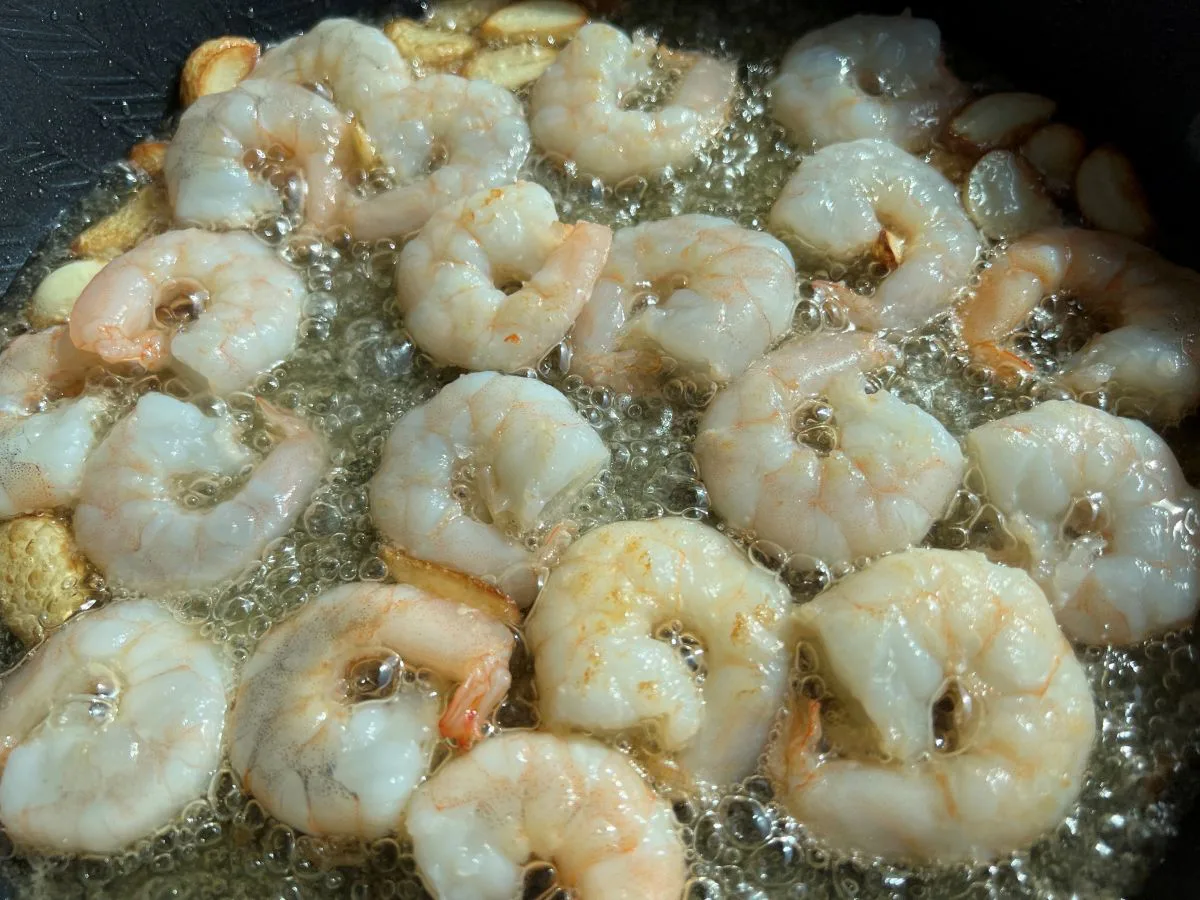 새우감바스 만들기/ 파스타까지 넣은 레시피/집에서 맥주안주로 즐기기!