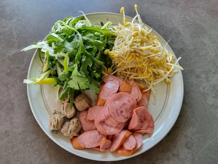 부대찌개 햄폭탄 치즈부대찌개 마켓컬리 밀키트로~