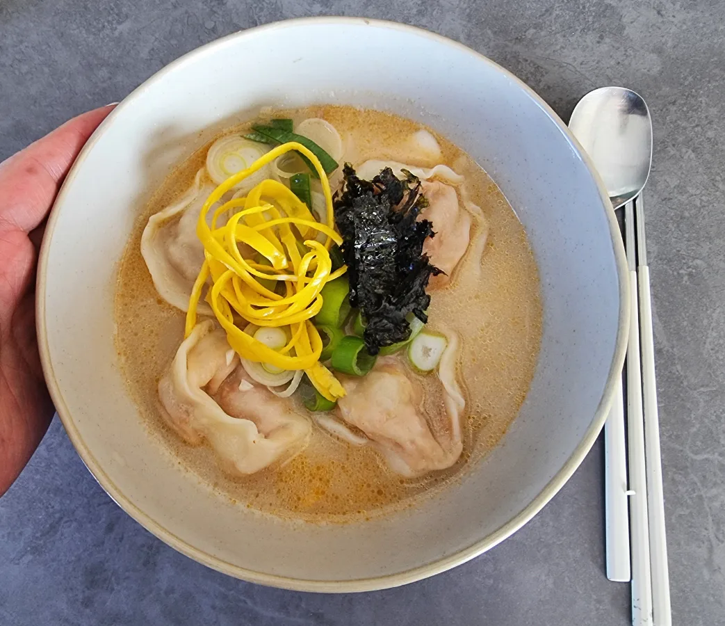 엄마표 김치만두만들기 만두피 만들기 최고! 만두국 끓이는법