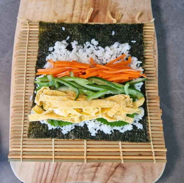 김밥맛있게싸는법 넉넉한 재료 스팸 참치 김밥 만들기