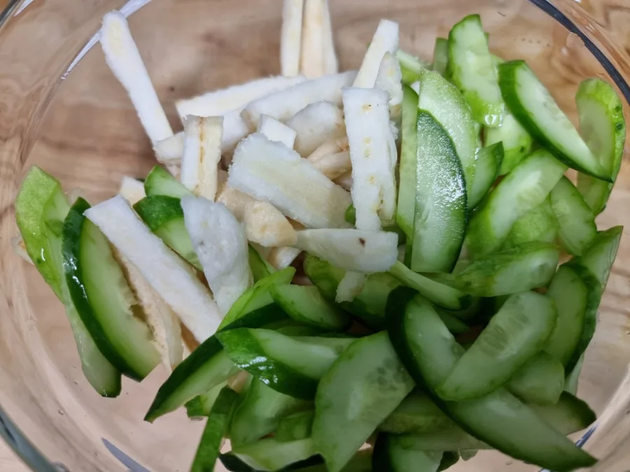 더덕고추장무침 더덕무침 만드는법 꿀맛보장 더덕손질