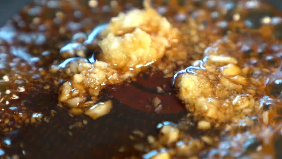 바삭한 멸치볶음 만들기 견과류 넣은 멸치볶음 간단한 밑반찬 만들기 15 12