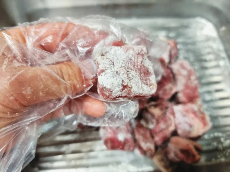 "하야시 비프스튜의 거부할 수 없는 매력을 맛보세요: 미국산 소고기와 함께하는 요리 여행!