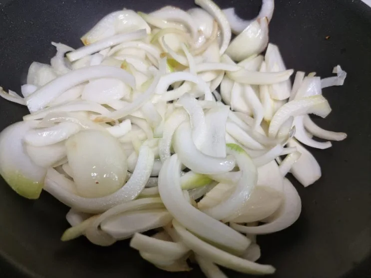 "하야시 비프스튜의 거부할 수 없는 매력을 맛보세요: 미국산 소고기와 함께하는 요리 여행!