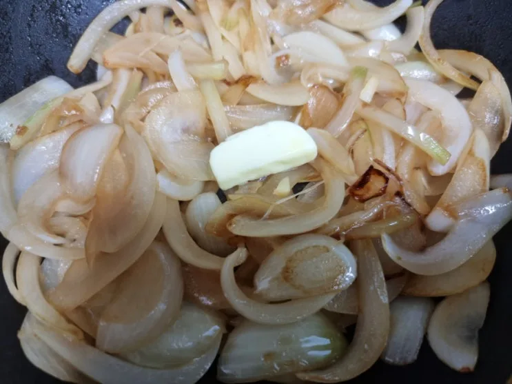 "하야시 비프스튜의 거부할 수 없는 매력을 맛보세요: 미국산 소고기와 함께하는 요리 여행!