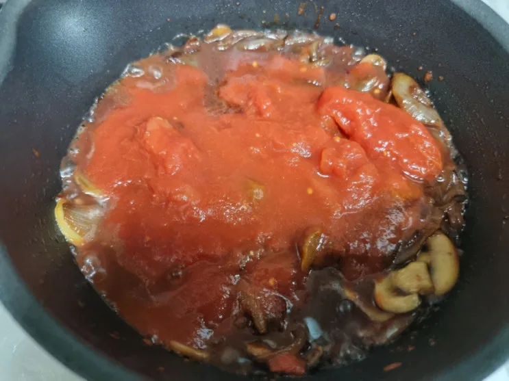 "하야시 비프스튜의 거부할 수 없는 매력을 맛보세요: 미국산 소고기와 함께하는 요리 여행!