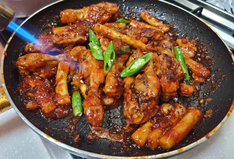 집에서 즐기는 지코바치킨: 양념 레시피 공개!