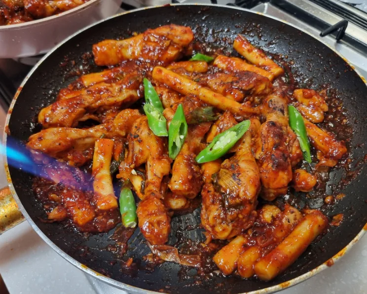 집에서 즐기는 지코바치킨: 양념 레시피 공개!
