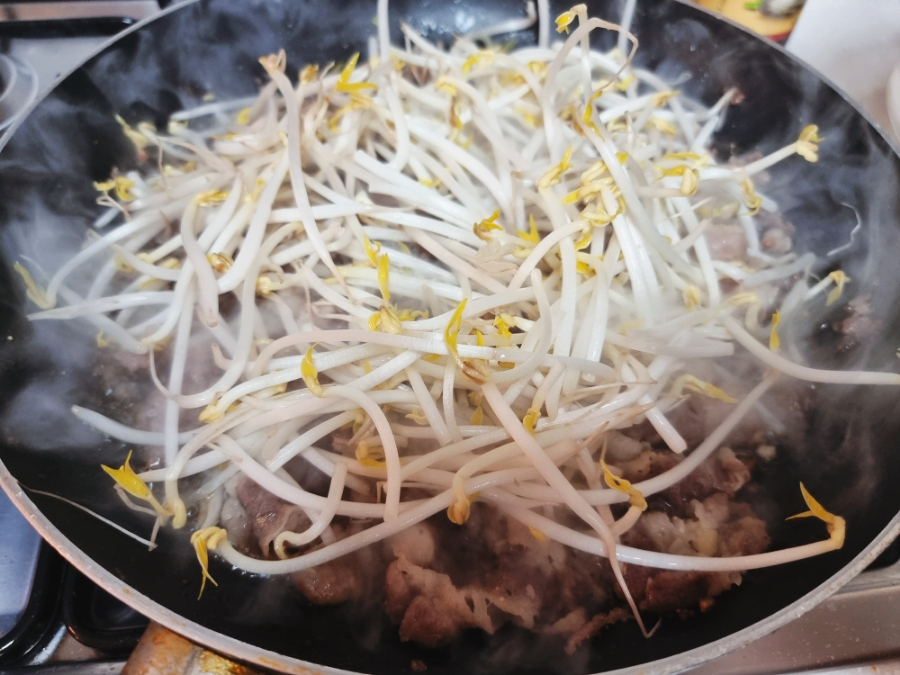 우삼겹 숙주볶음 레시피 소고기 숙주볶음 우삼겹 요리 12 10 6