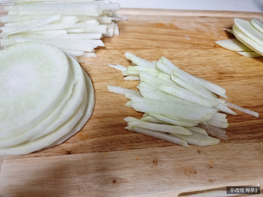 무생채 만드는법 어남선생 류수영 레시피 식당 무우생채무침 9 5 5