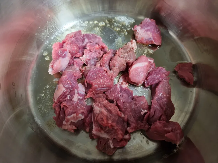 소고기 미역국 끓이는방법 쇠고기 미역국 레시피 맛있게 끓이는법