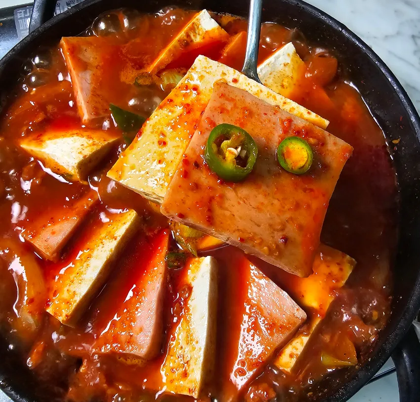 스팸 두부찌개 레시피 스팸두부짜글이 두부 스팸 간단 요리