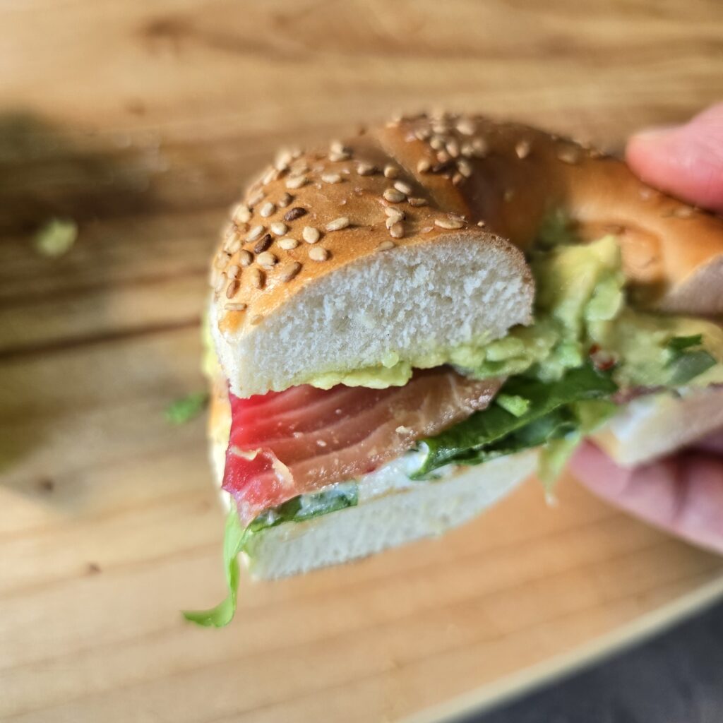 베이글 맛있게 먹는법 베이글 훈제연어 샌드위치 만들기 6 4 5