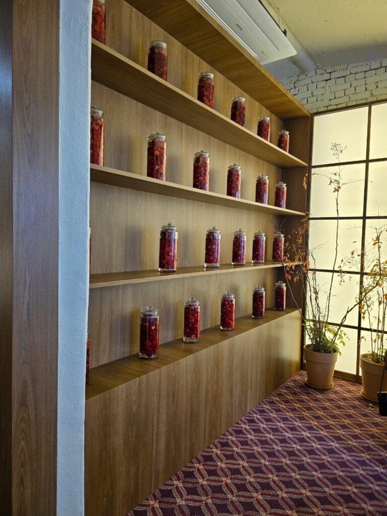 이태원 베리베리베리머치 예쁜 감성의 경리단길 딸기 디저트 카페 | 한끼공작소 22 3 | 한끼공작소