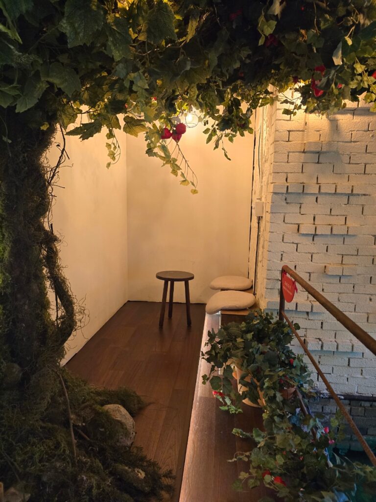 이태원 베리베리베리머치 예쁜 감성의 경리단길 딸기 디저트 카페 | 한끼공작소 6 23 | 한끼공작소