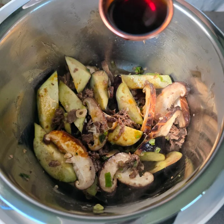 소고기 가지밥 엔유씨 멀티 압력 쿠커로 솥밥 간단하게 만들기