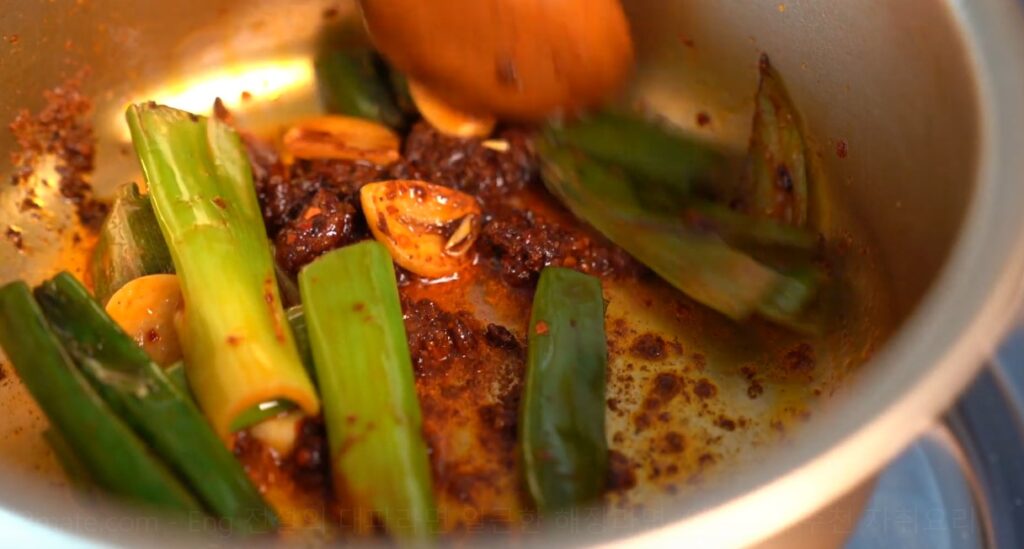 전설의 대파라면/ 라면맛있게 끓이는법/ 얼큰한 해장라면/ 야식메뉴추천/ 자취요리 12 대파라면