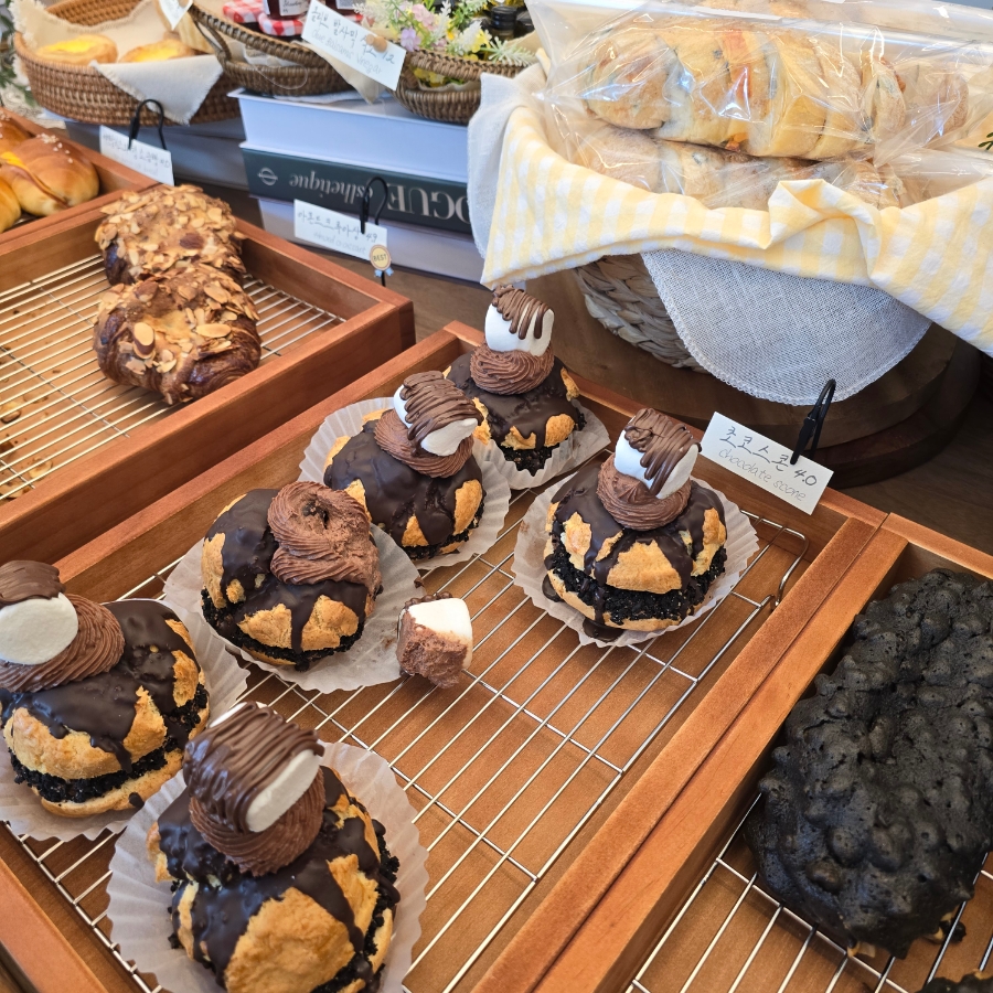 파주 대형카페 헤이리마을 빵 맛집 가드너스 카페 | 한끼공작소 19 10 | 한끼공작소