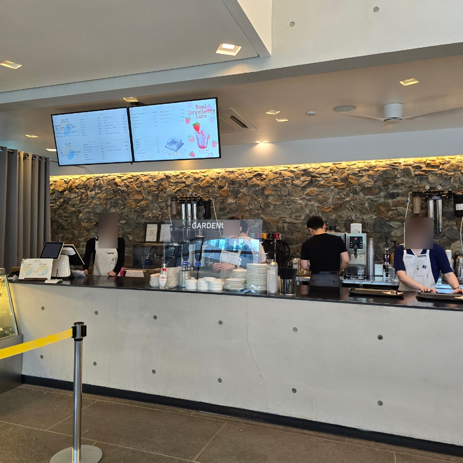 파주 대형카페 헤이리마을 빵 맛집 가드너스 카페 | 한끼공작소 5 20 | 한끼공작소