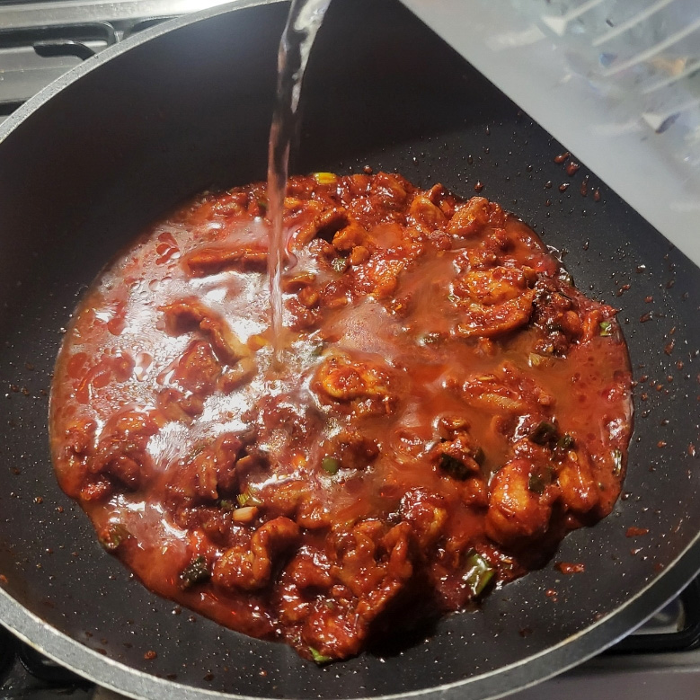 류수영 고추장찌개 레시피 감자 돼지고기 애호박 찌개 | 한끼공작소 18 9 | 한끼공작소