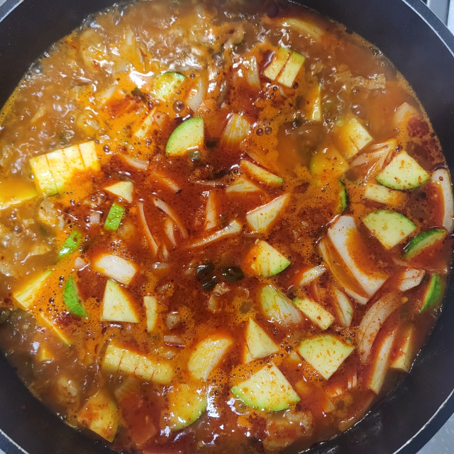 류수영 고추장찌개 레시피 감자 돼지고기 애호박 찌개 | 한끼공작소 20 5 | 한끼공작소