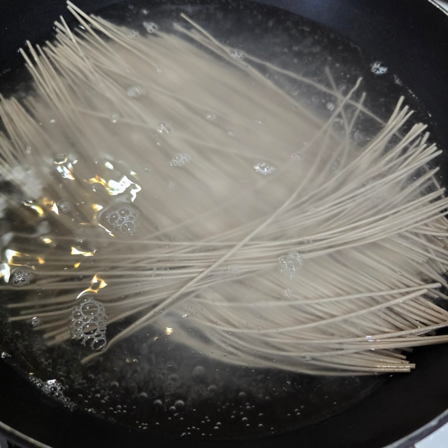 들기름 막국수 레시피 메밀국수 만들기 | 한끼공작소 3 7 | 한끼공작소