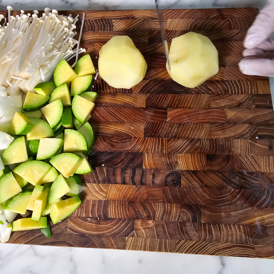 류수영 고추장찌개 레시피 감자 돼지고기 애호박 찌개 | 한끼공작소 3 8 | 한끼공작소