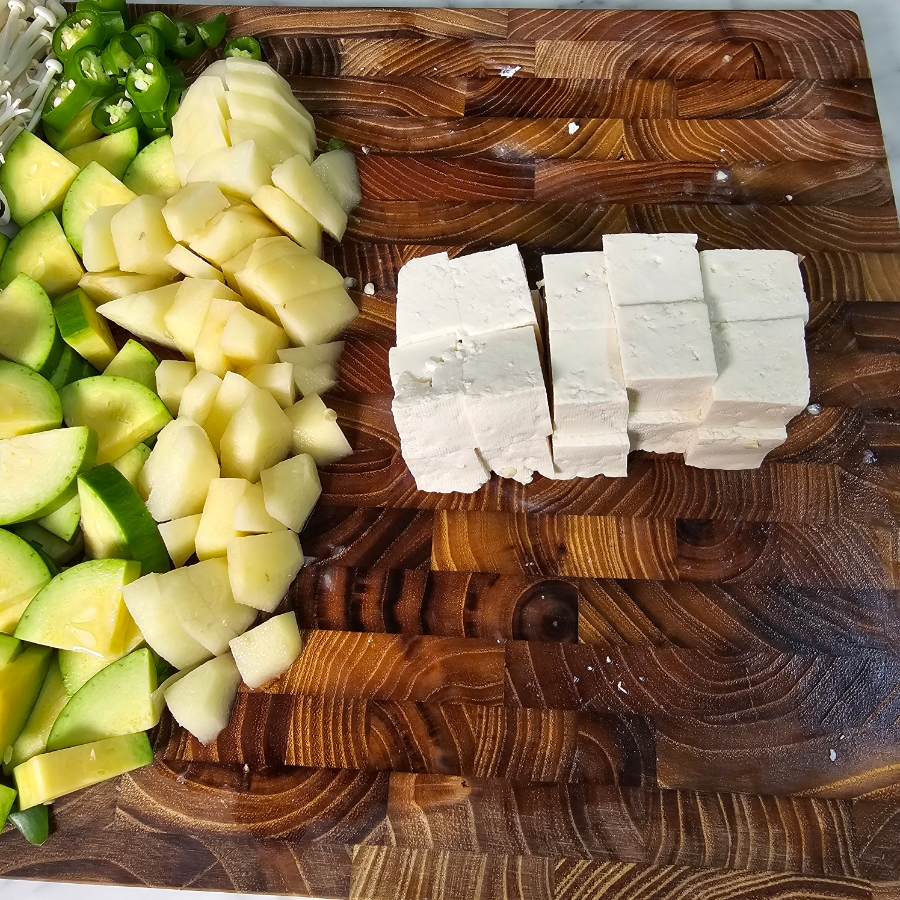 류수영 고추장찌개 레시피 감자 돼지고기 애호박 찌개 | 한끼공작소 5 12 | 한끼공작소