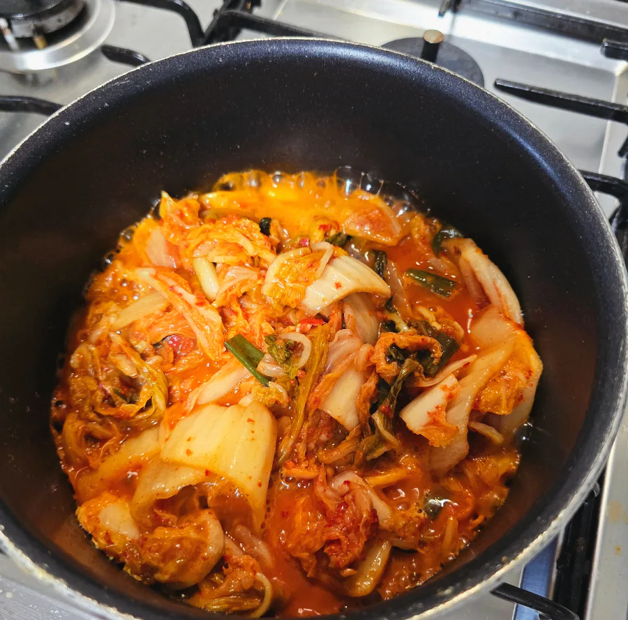 꽁치통조림김치찌개 꽁치 김치찌개 맛있게 끓이는법