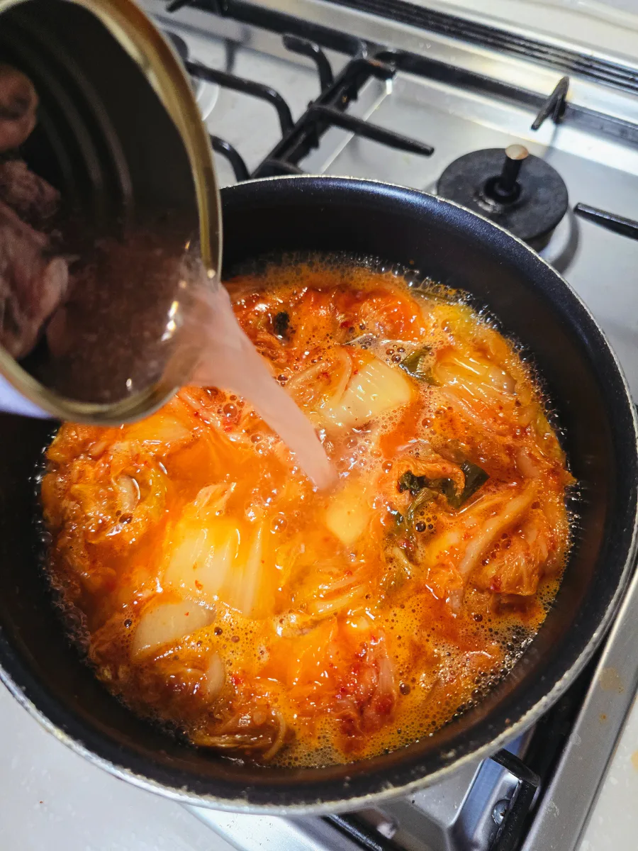 꽁치통조림김치찌개 꽁치 김치찌개 맛있게 끓이는법