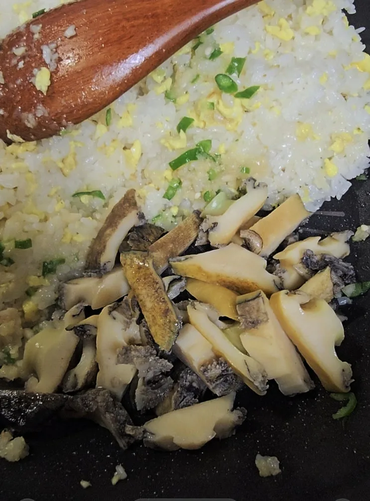 전복 요리 구이 색다른 변신 손질 전복 내장 볶음밥