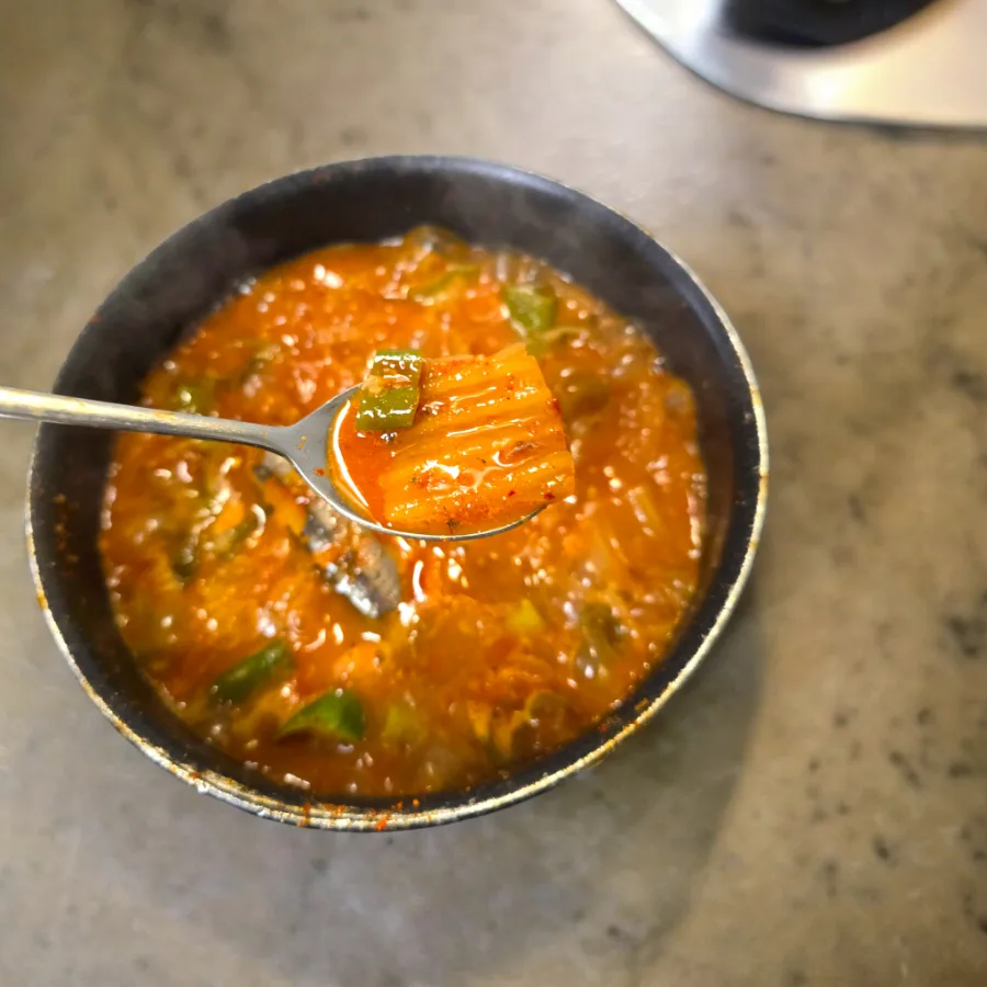 꽁치통조림김치찌개 꽁치 김치찌개 맛있게 끓이는법