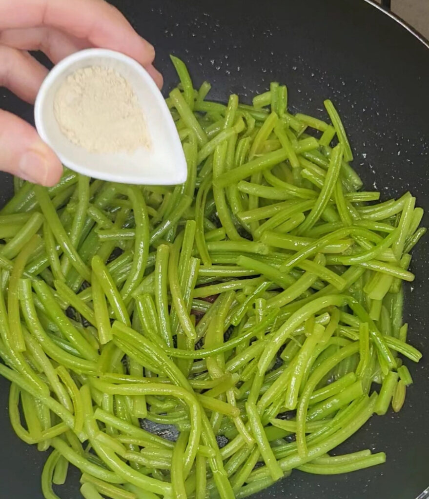 고구마줄기볶음 삶기 고구마줄거리볶음 레시피 | 한끼공작소 14 46 | 한끼공작소