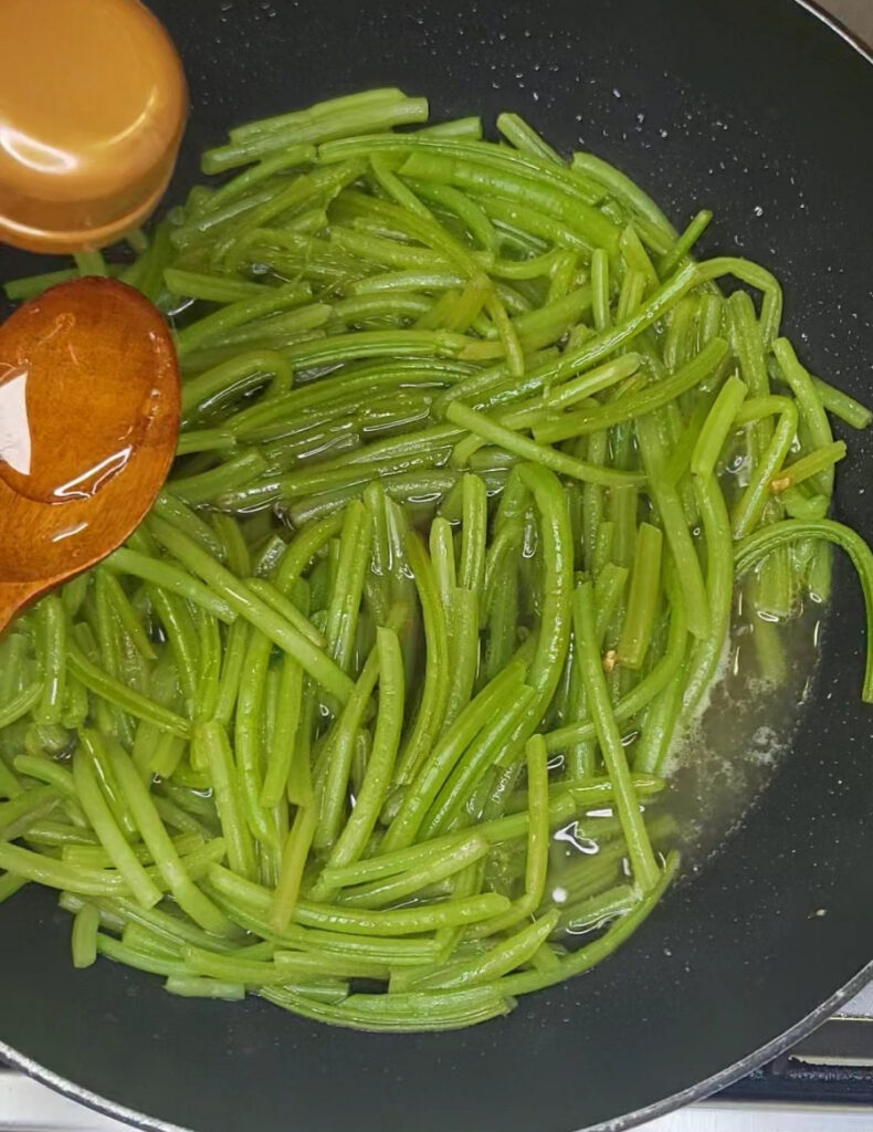 고구마줄기볶음 삶기 고구마줄거리볶음 레시피 | 한끼공작소 17 30 | 한끼공작소