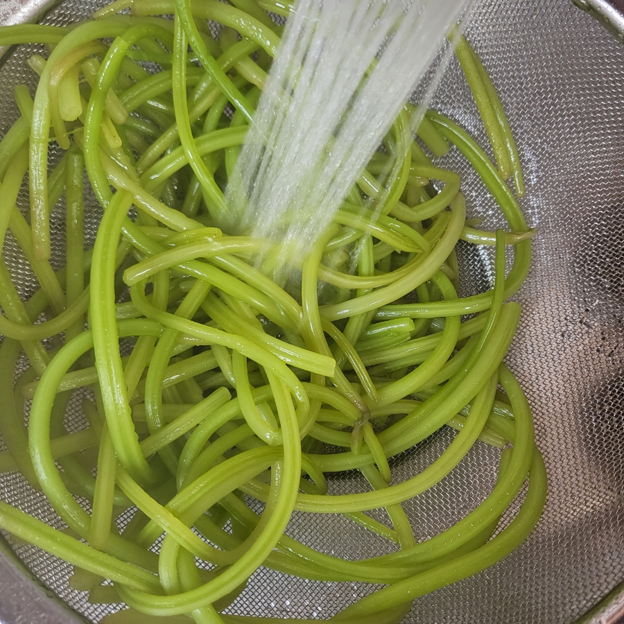 고구마줄기볶음 삶기 고구마줄거리볶음 레시피 | 한끼공작소 7 51 | 한끼공작소