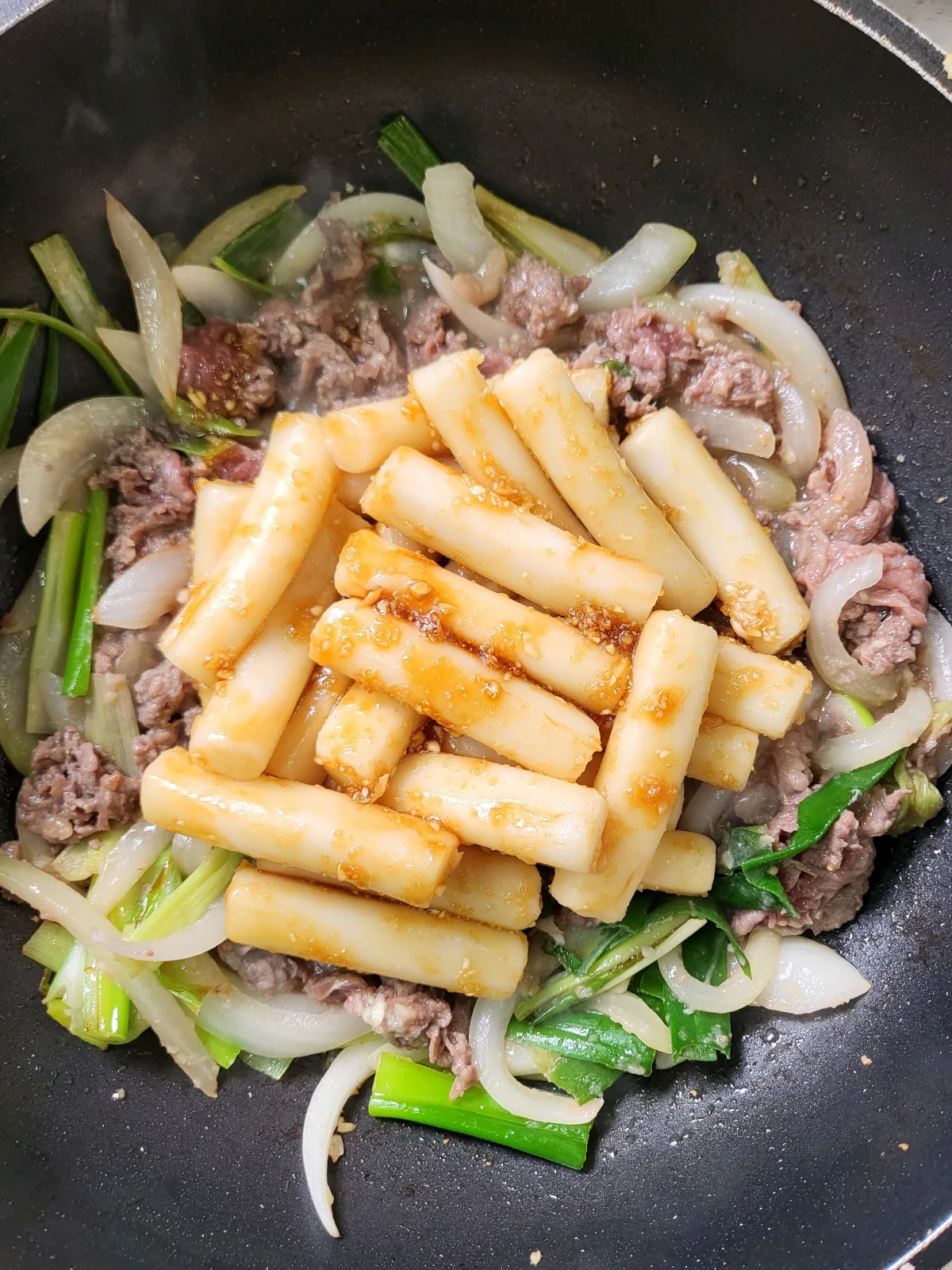 궁중떡볶이 레시피 맵찔이도 OK! 남은 불고기로 5분 컷 만들기