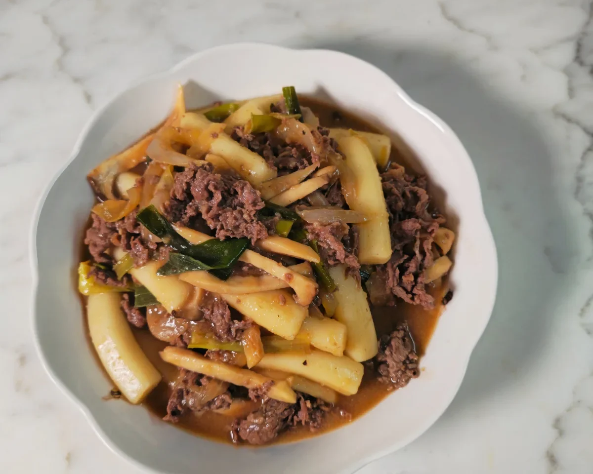 궁중떡볶이 레시피 맵찔이도 OK! 남은 불고기로 5분 컷 만들기