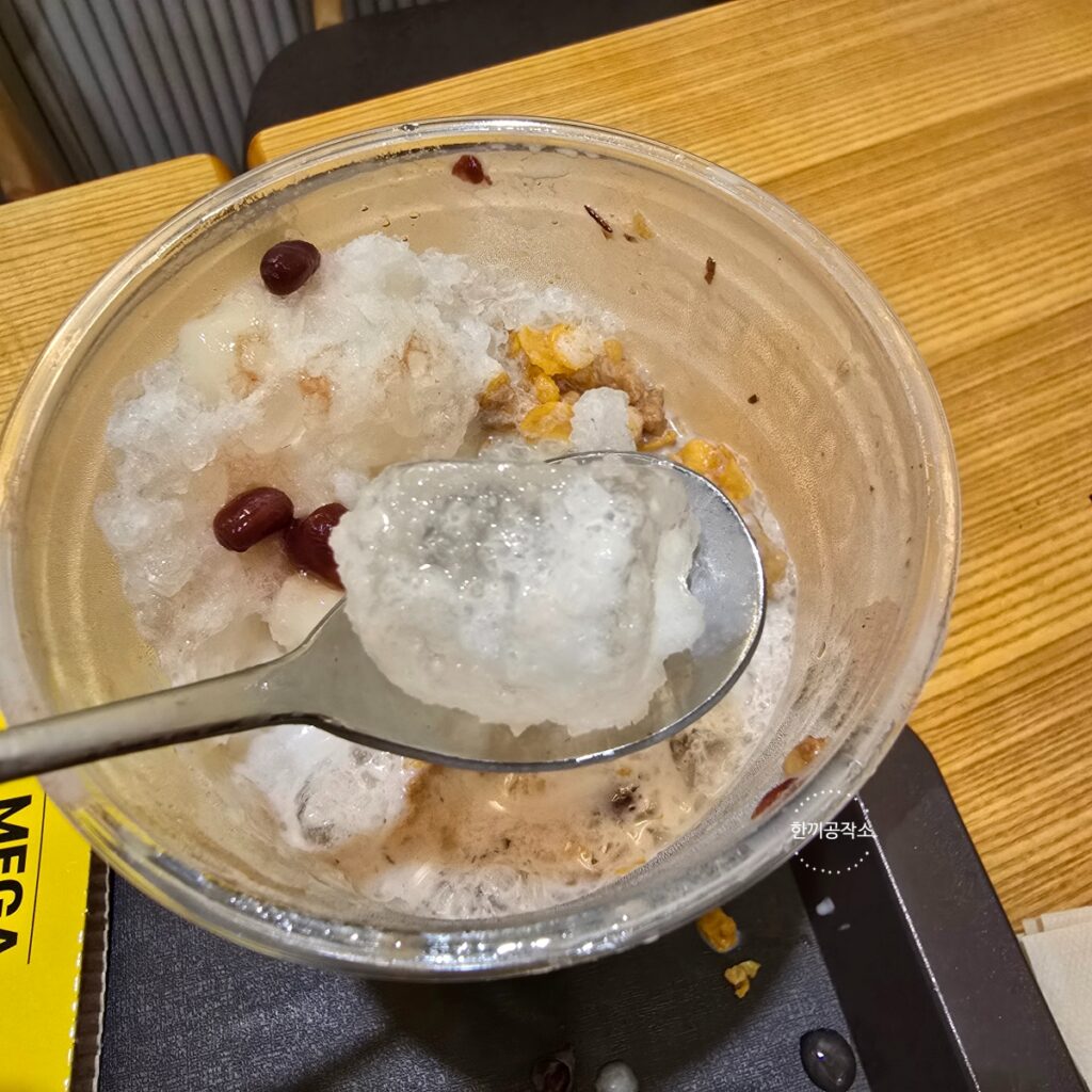 메가커피 팥빙수, 세 번 도전 끝에 맛본 후기!(메가커피 팥빙젤라또파르페) 19 16 12