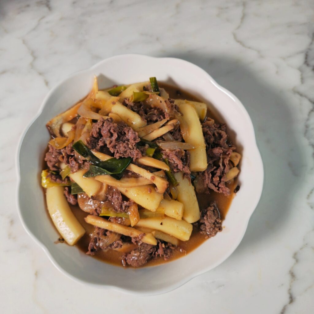 궁중떡볶이 레시피 맵찔이도 OK! 남은 불고기로 5분 컷 만들기 24 21 1