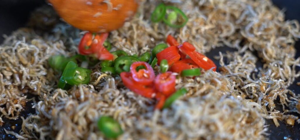 바삭한 멸치볶음 만들기 견과류 넣은 멸치볶음 간단한 밑반찬 만들기 18 15 11