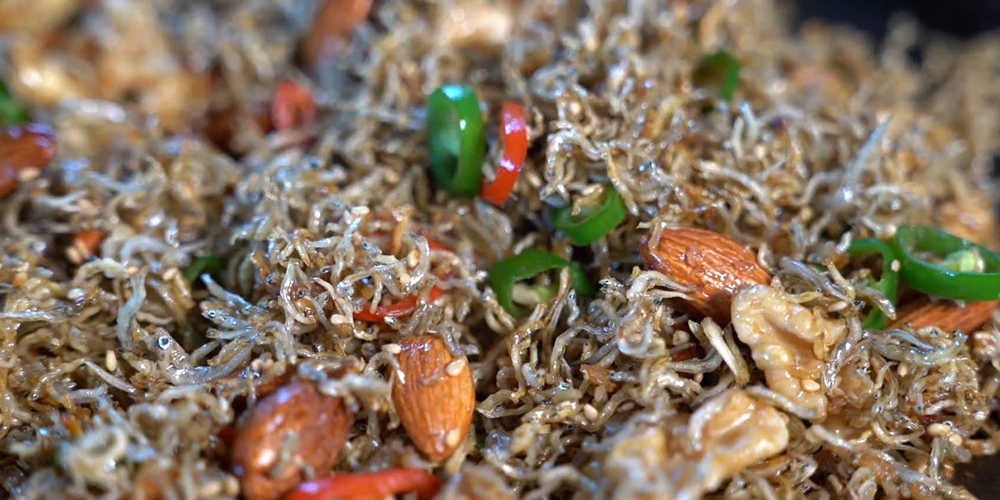 바삭한 멸치볶음 만들기 견과류 넣은 멸치볶음 간단한 밑반찬 만들기 1 20 1 2