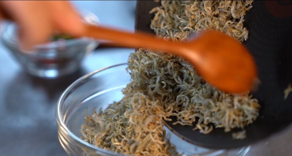 바삭한 멸치볶음 만들기 견과류 넣은 멸치볶음 간단한 밑반찬 만들기 11 8 11