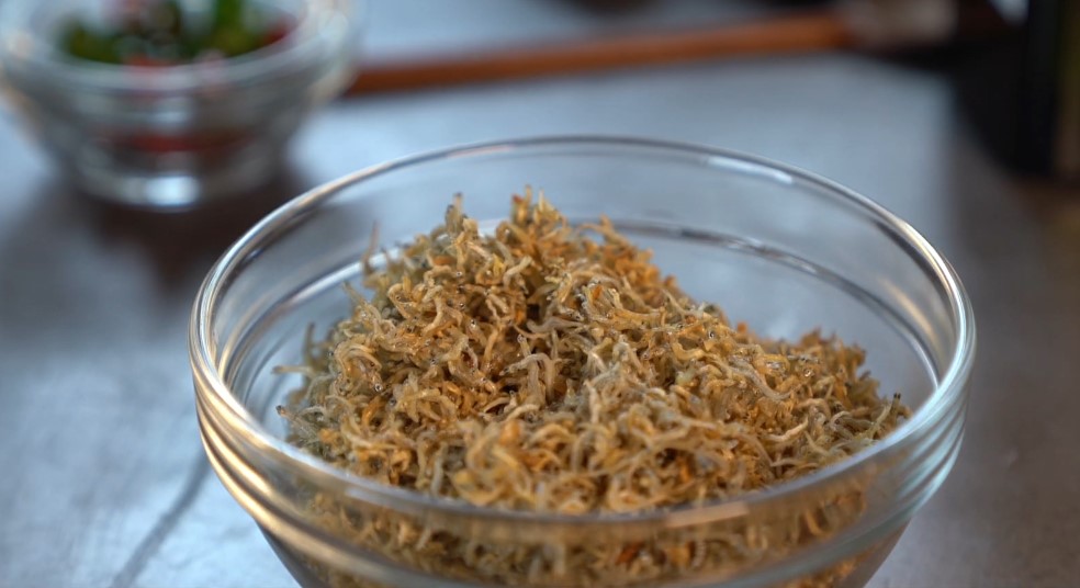 바삭한 멸치볶음 만들기 견과류 넣은 멸치볶음 간단한 밑반찬 만들기 12 9 11