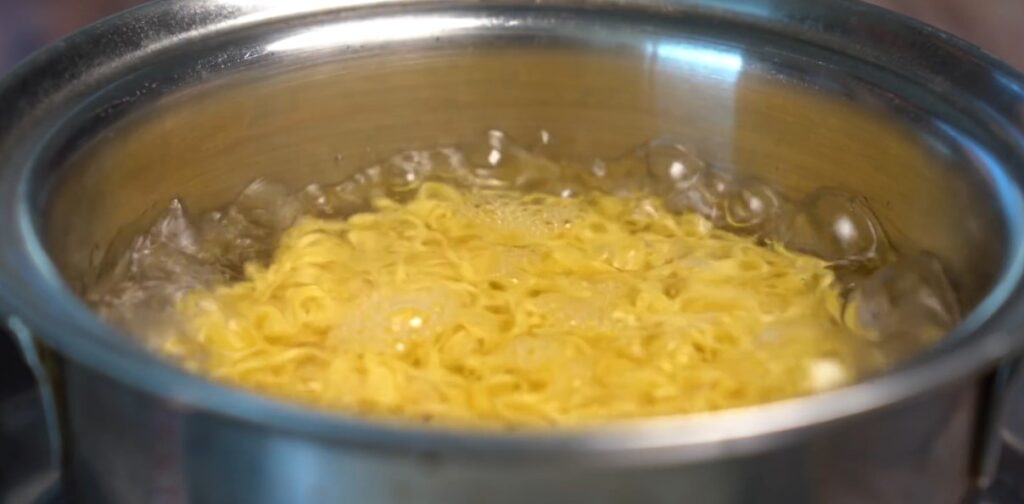 볶음라면의 신세계, 오므라면: 실패 없이 만드는 특별한 라면 요리 13 10 6