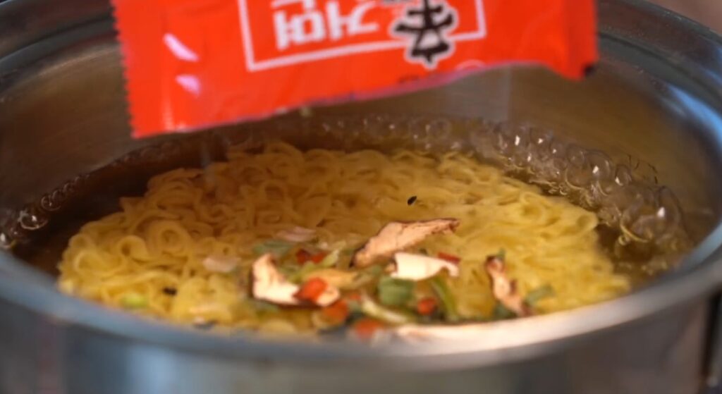 볶음라면의 신세계, 오므라면: 실패 없이 만드는 특별한 라면 요리 14 11 6