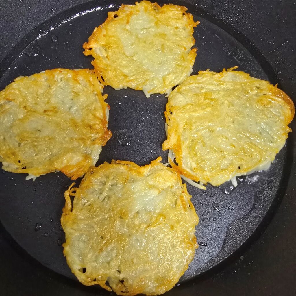 바삭한 감자채전 만들기, 초간단 감자전 만드는법 비오는날 레시피 | 한끼공작소 12 5 | 한끼공작소